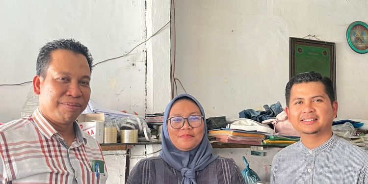 PRODI MANAJEMEN PAJAK FEB UMSU MENYERAHKAN MODUL PERPAJAKAN BAGI UMKM